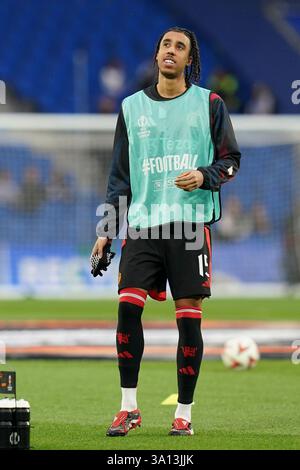 Saint-Sébastien, Espagne. 06 mars 2025. Le défenseur de Manchester United Leny Yoro (15 ans) s'échauffe lors du match de 1ère manche de la Real Sociedad v Manchester United FC UEFA Europa League au Reale Arena, Donostia-San Sebastian, Espagne, le 6 mars 2025 crédit : Eleanor Hoad/Every second Media crédit : Every second Media/Alamy Live News Banque D'Images
