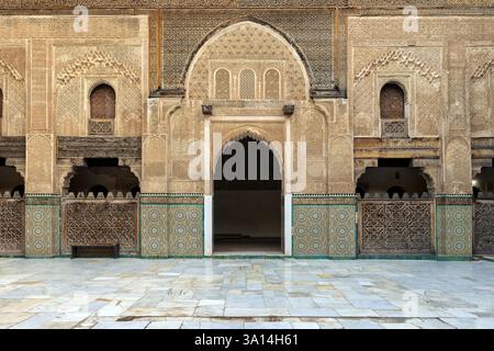 La madrasa de Bou Inania à Fès, au Maroc, est la seule madrasa au Maroc qui a également servi de mosquée congrégationnelle. Banque D'Images