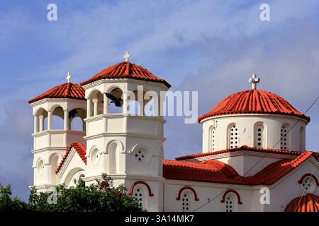 Église Saint Nicolas - église Agios Nikolaos, Livadia, Tilos, îles du Dodécanèse, Égée méridionale, Grèce. Prise en mai 2025 Banque D'Images
