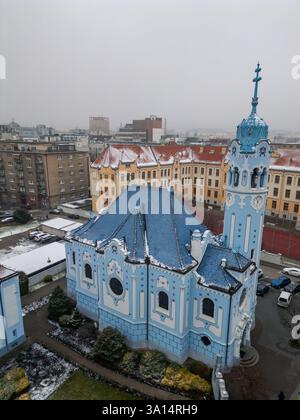 02-20-2025, Bratislava. Vue aérienne de l'église bleue de la nouvelle Elizabeth, une église catholique construite dans le style art nouveau, située dans la partie est de Banque D'Images