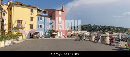 Piran, Slovénie - 29 août 2024 : paysage urbain de Piran sur la péninsule d'Istrie le long de la mer Adriatique en Slovénie Banque D'Images