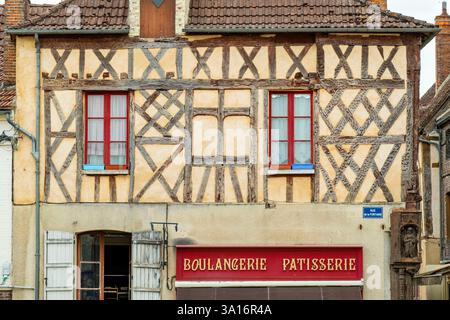 France, Yonne, Saint Julien du Sault, le centre historique Banque D'Images