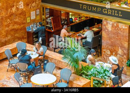 États-Unis, État de New York, New York City, 5th Avenue, Trump Tower Banque D'Images
