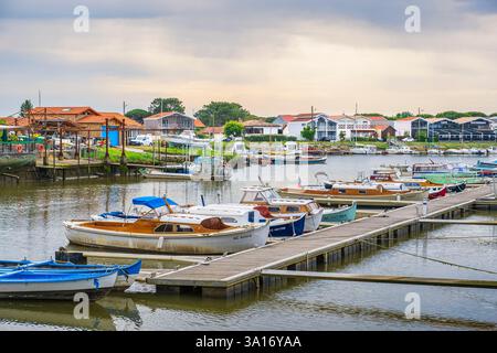 France, Gironde, la teste-de-Buch, Tour du bassin d'Arcachon, le port ostréicole de la teste Banque D'Images