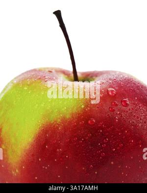 Pomme rouge isolée en gros plan Banque D'Images