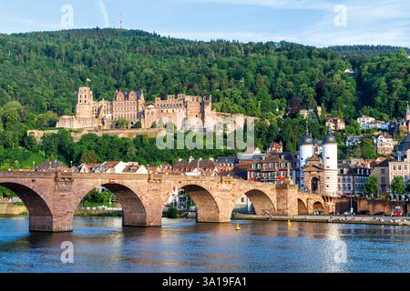 Heidelberg, Allemagne, Château, rivière Neckar et Vieux Pont à Heidelberg, Allemagne. Banque D'Images