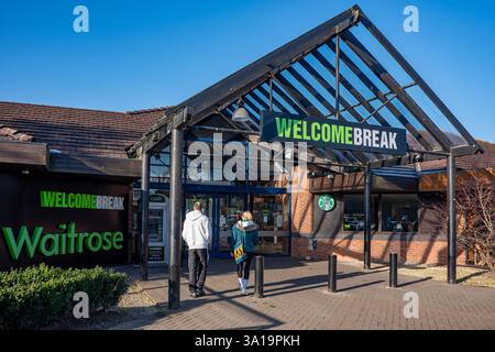 Warwick services, M40, Warwickshire, Royaume-Uni Banque D'Images