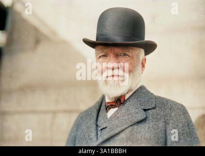 Andrew Carnegie, 1913 ans. Montre Andrew Carnegie au retour de sa visite annuelle en Europe. (Impression colorée en noir et blanc). Banque D'Images