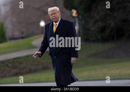 Washington, États-Unis. 07 mars 2025. Le président des États-Unis Donald J Trump quitte la Maison Blanche à Washington, DC, pour un week-end en Floride, le 7 mars 2025. Crédit : Chris Kleponis/CNP crédit : Abaca Press/Alamy Live News Banque D'Images
