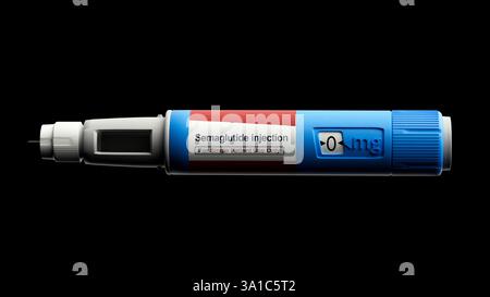 Illustration d'un stylo prérempli de semaglutide médicament contre le diabète. Commercialisé sous le nom d'Ozempic, le semaglutide est un analogue du peptide-1 de type glucagon (GLP-1) qui est utilisé pour traiter le diabète et pour la gestion du poids. Il augmente la production d'insuline, l'hormone qui abaisse le taux de sucre dans le sang, tout en supprimant la sécrétion de glucagon, l'hormone qui augmente le taux de sucre dans le sang. Il réduit également la faim et ralentit la vidange gastrique. Il est administré par injection dans la cuisse, l'abdomen ou le haut du bras. Banque D'Images