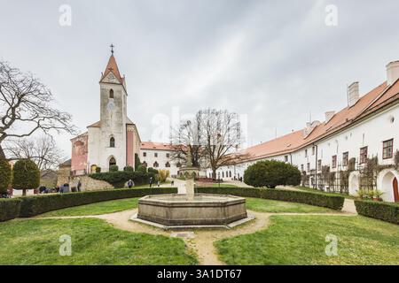 VYSOCANY, RÉPUBLIQUE TCHÈQUE - 30 MARS 2024 : Château de Bitov dans la région de Znojmo en Moravie du Sud. Banque D'Images