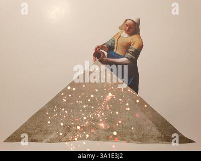 Art de collage conceptuel auto-fait de la femme de chambre de lait versant du lait dans une pyramide, Mülheim-Ruhr, NRW, Allemagne , sur 03.03.2025 Banque D'Images