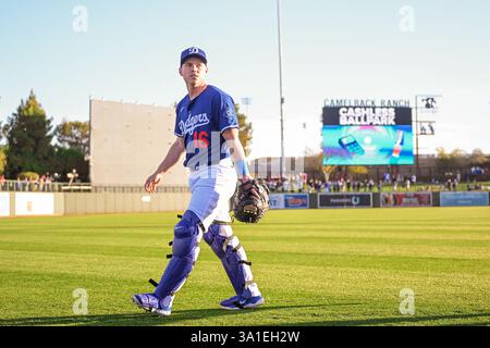 Will Smith (16 ans), le receveur des Dodgers de Los Angeles, se rend à l'enclos avant un match de baseball d'entraînement de printemps de la MLB entre les Dodgers de Los Angeles et les Reds de Cincinnati, le mardi 4 mars 2025, à Glendale, Arizona. Les Dodgers ont battu les Reds 4-2 (Thomas Fernandez/image of Sport). Banque D'Images