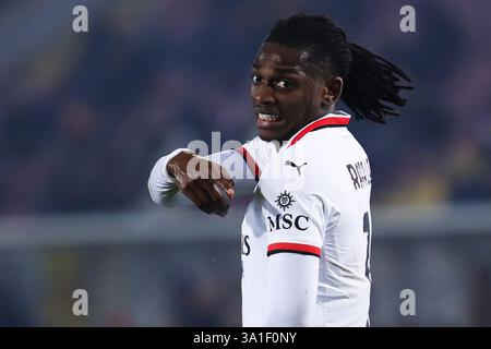 Lecce, Italie. 08 mars 2025. Rafael Leao de l'AC Milan fait des gestes dans le match entre l'US Lecce et l'AC Milan au stade Ettore Giardiniero - via del Mare à Lecce (Italie), le 8 mars 2025. Crédit : Insidefoto/Alamy Live News Banque D'Images