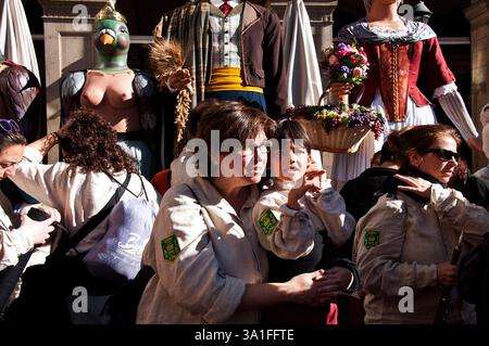 Fiesta de Santa Eulalia, fête typique du 12 février avec des géants et des figures à grosse tête, Barcelone, Ciutat Vella, Espagne Banque D'Images