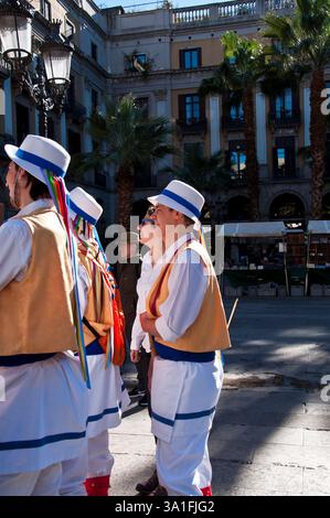 Fiesta de Santa Eulalia, fête typique du 12 février avec des géants et des figures à grosse tête, Barcelone, Ciutat Vella, Espagne Banque D'Images