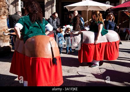 Fiesta de Santa Eulalia, fête typique du 12 février avec des géants et des figures à grosse tête, Barcelone, Ciutat Vella, Espagne Banque D'Images