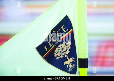 Lecce, Italie. 08 mars 2025. Logo US Lecce lors de l'US Lecce vs AC Milan, match de football italien Serie A à Lecce, Italie, 08 mars 2025 crédit : Agence photo indépendante/Alamy Live News Banque D'Images