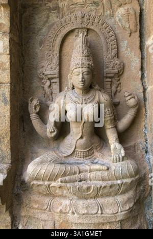 Statue Saraswati du 11ème siècle dans le temple Brihadishvara, Gangaikondacholapuram, Tamil Nadu, Inde, Asie Banque D'Images
