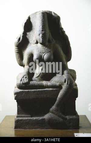 Statue de Vaishnavi dans le musée archéologique du 11ème siècle de notre ère, Padmanabhapuram, Tamil Nadu, Inde, Asie Banque D'Images