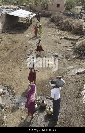 Pénurie d'eau et migration, Marathwada, Maharashtra, Inde, Asie Banque D'Images