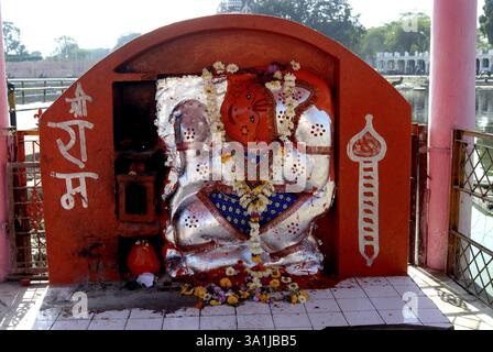 Suryamukhi Hanuman maruti idole au Ram Ghat à Ujjain, Madhya Pradesh, Inde, Asie Banque D'Images