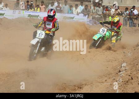 Cyclistes participant à tout l'Inde Saahas speed motocross, Jodhpur, Rajasthan, Inde, Asie Banque D'Images