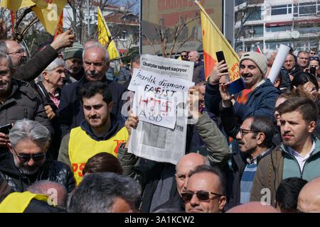 Sisli, Istanbul, Turquie. 9 mars 2025. Des manifestants assistent à une manifestation contre la mort d'alaouites en Syrie devant le parc Macka près du consulat général syrien à Istanbul onÂ MarchÂ 9,Â 2025. (Crédit image : © Tolga Uluturk/ZUMA Press Wire) USAGE ÉDITORIAL SEULEMENT! Non destiné à UN USAGE commercial ! Banque D'Images
