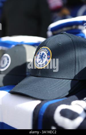 Londres, Royaume-Uni. 09 mars 2025. Marchandise Chelsea pendant le match de Chelsea FC contre Leicester City FC English premier League à Stamford Bridge, Londres, Angleterre, Royaume-Uni le 9 mars 2025 crédit : Megan Ewens/Every second Media crédit : Every second Media/Alamy Live News Banque D'Images