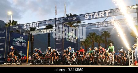 Cape Town, Afrique du Sud. 9 mars 2025. Les cyclistes débutent lors du Cape Town cycle Tour 2025 au Cap, Afrique du Sud, le 9 mars 2025. Crédit : Xabiso Mkhabela/Xinhua/Alamy Live News Banque D'Images