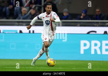 Milan, Italie. 08 mars 2025. Armando Izzo de l'AC Monza en action lors du match de Serie A entre le FC Internazionale et l'AC Monza au Stadio Giuseppe Meazza le 08 mars 2025 à Milan Italie . Crédit : Marco Canoniero/Alamy Live News Banque D'Images