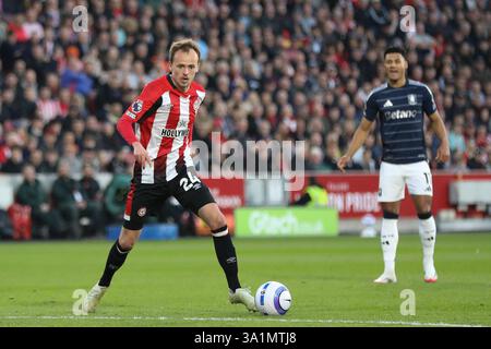 Londres, Royaume-Uni. 08 mars 2025. Londres Angleterre, 8 mars 2025 : Mikkel Damsgaard de Brentford lors du match de premier League entre Brentford et Aston Villa au Gtech Community Stadium de Londres, Angleterre (Alexander Canillas/SPP) crédit : SPP Sport Press photo. /Alamy Live News Banque D'Images
