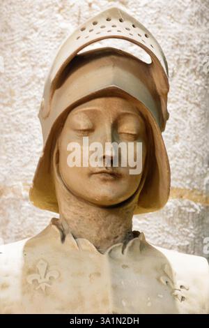 Amiens, FRANCE, 2025 : statue (XIXe siècle) de Sainte Jeanne d'Arc ou Sainte Jeanne d'Arc. Saint de l'Église catholique romaine. Banque D'Images