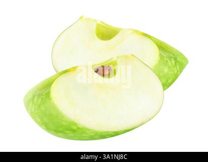 Deux morceaux de pomme Granny smith isolés sur fond blanc Banque D'Images