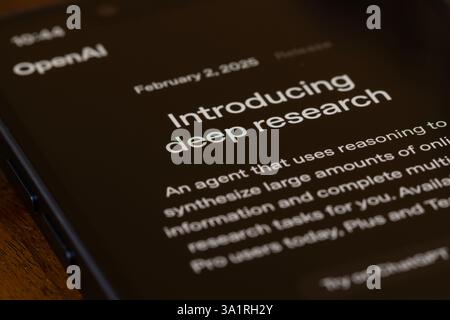 Introduction à Deep Research, l'agent d'IA spécialisé d'OpenAI conçu pour effectuer des recherches approfondies et en plusieurs étapes en utilisant des données sur le web public, est vu... Banque D'Images