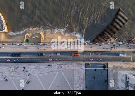 Vue aérienne de la route balnéaire à Lisbonne Banque D'Images