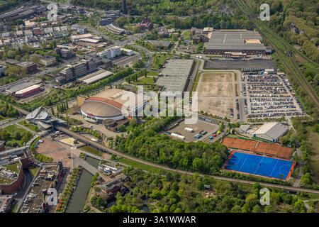 Vue aérienne, centre commercial Westfield Centro avec salle d'événements Rudolf Weber Arena, parking Gasometer, Borbeck, Oberhausen, Ruhr, Rhénanie du Nord- Banque D'Images