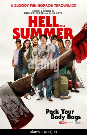 Hell of a Summer (2023) réalisé par Billy Bryk et Finn Wolfhard avec Fred Hechinger, Finn Wolfhard, Pardis Saremi. Les conseillers d'un camp d'été sont terrorisés par un tueur masqué. Affiche avancée AMÉRICAINE UNIQUEMENT POUR USAGE ÉDITORIAL. Crédit : BFA / Neon Banque D'Images