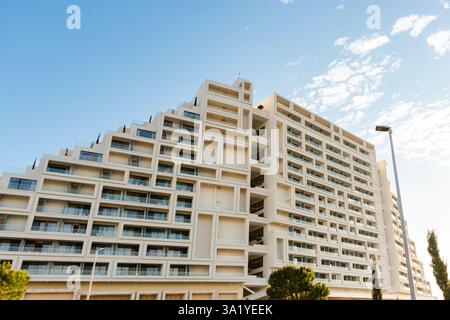Limassol, Chypre- 19 décembre 2024 : vue extérieure du bâtiment de l'hôtel de luxe City of Dreams Banque D'Images