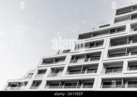 Limassol, Chypre- 19 décembre 2024 : vue extérieure du bâtiment de l'hôtel de luxe City of Dreams Banque D'Images