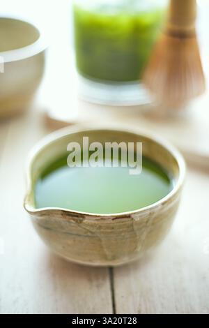 Gros plan sur le thé vert matcha pur, le menu Café Banque D'Images