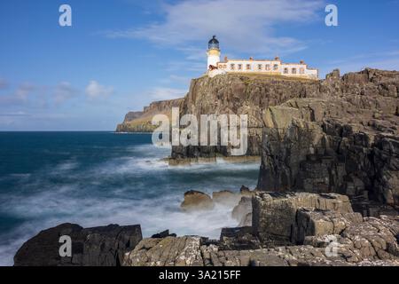 Phare de Neist point sur l'île de Skye, en Écosse. Hiver (février) 2025. Banque D'Images