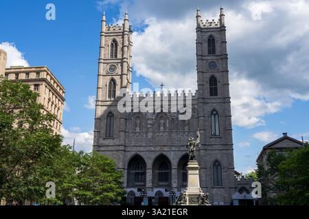 Basilique notre-Dame de Montréal dans le Vieux-Montréal place d'armes. Québec, Canada. Banque D'Images