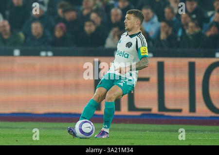 Londres, Royaume-Uni. 10 mars 2025. Kieran Trippier de Newcastle United pendant le match de West Ham United FC contre Newcastle United FC English premier League au London Stadium, Londres, Angleterre, Royaume-Uni le 10 mars 2025 crédit : Dylan Hepworth/Every second Media crédit : Every second Media/Alamy Live News Banque D'Images
