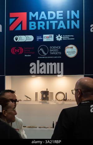 Excel London, Newham, Londres, Royaume-Uni. 11 mars 2025. Plus de 200 exposants exposent leurs produits liés à l'espace lors de l'événement avec plus de 150 conférenciers mondiaux qui prennent la parole pour discuter de l'avenir de l'industrie. Le Royaume-Uni vise à conquérir 10 % du marché spatial mondial d'ici 2030, avec un objectif de chiffre d'affaires annuel de 40 milliards de livres sterling Banque D'Images