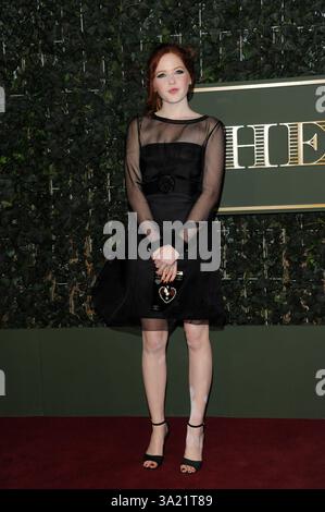 Ellie Bamber assiste à la soirée standard Theatre Awards, qui a lieu au Old Vic, Waterloo, Londres le 22 novembre 2015 Banque D'Images