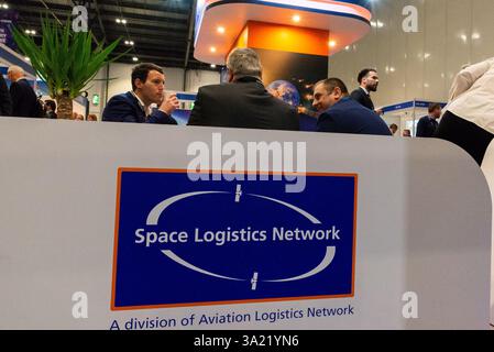 Excel London, Newham, Londres, Royaume-Uni. 11 mars 2025. Plus de 200 exposants exposent leurs produits liés à l'espace lors de l'événement avec plus de 150 conférenciers mondiaux qui prennent la parole pour discuter de l'avenir de l'industrie. Le Royaume-Uni vise à conquérir 10 % du marché spatial mondial d'ici 2030, avec un objectif de chiffre d'affaires annuel de 40 milliards de livres sterling Banque D'Images