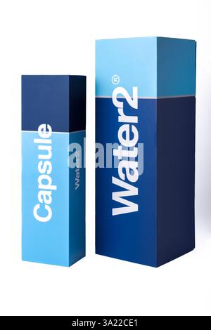 Studio Shoot de produits filtrants Water2 isolés sur un fond blanc Banque D'Images
