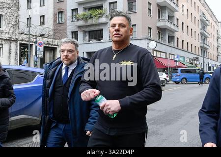 Milano, Milano. 11 mars 2025. Davide Lacerenza all'ingresso del Tribunale di Milano per interrogatorio di garanzia, accompagnato dai suoi avvocati - Milano, Martedì ; 11 Marzo 2025 (Foto Claudio Furlan/Lapresse) Davide Lacerenza à l'entrée du tribunal de Milan pour interrogatoire en garantie, accompagné de ses avocats - Milan, mardi 11 mars 2025 (photo Claudio Furlan/Lapresse) crédit : LaPresse/Alamy Live News Banque D'Images