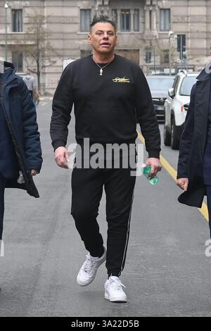 Milano, Milano. 11 mars 2025. Davide Lacerenza all'ingresso del Tribunale di Milano per interrogatorio di garanzia, accompagnato dai suoi avvocati - Milano, Martedì ; 11 Marzo 2025 (Foto Claudio Furlan/Lapresse) Davide Lacerenza à l'entrée du tribunal de Milan pour interrogatoire en garantie, accompagné de ses avocats - Milan, mardi 11 mars 2025 (photo Claudio Furlan/Lapresse) crédit : LaPresse/Alamy Live News Banque D'Images